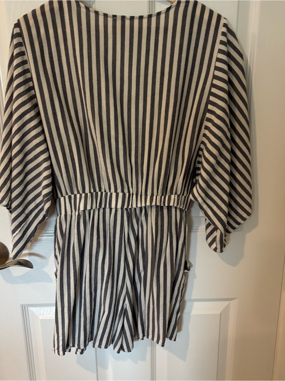 Striped Tie-Front Romper in White and Gray Sz. Small - Picture 7 of 7